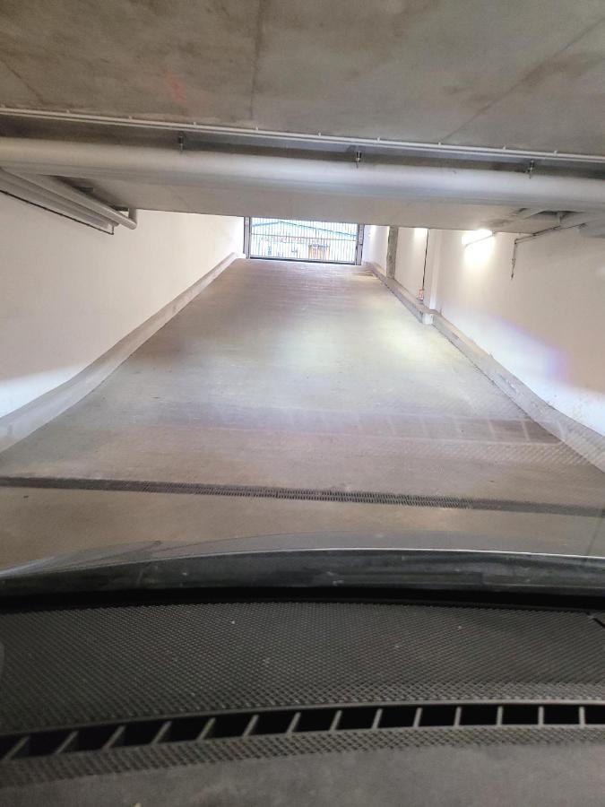 III Appart 2 Pieces, Neuf 200 M De Gare Parking Netflix Evry Courcouronnes Luaran gambar