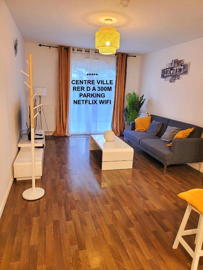 III Appart 2 Pieces, Neuf 200 M De Gare Parking Netflix Evry Courcouronnes Luaran gambar